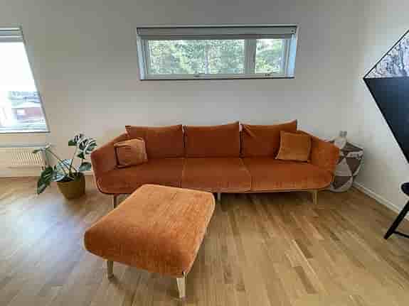 Moa 4-Sits Soffa med fotpall och 2 kuddar