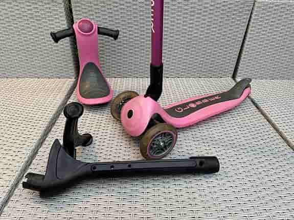 Globber 3-i-1 trehjulig sparkcykel – med lysande hjul!