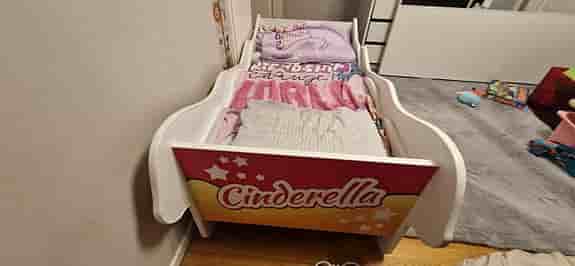 Barnsäng Cinderella (140 x 70) eller (180 x 70)