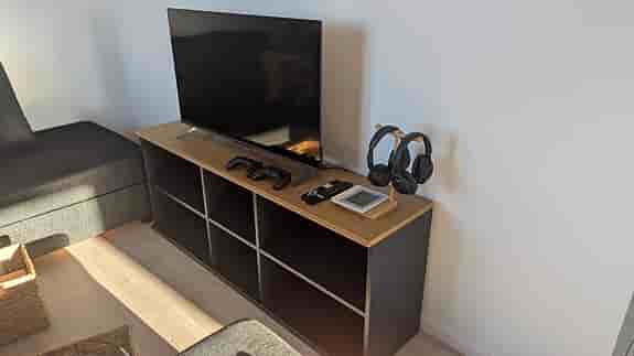 IKEA TV-BANK, SKRUVBY