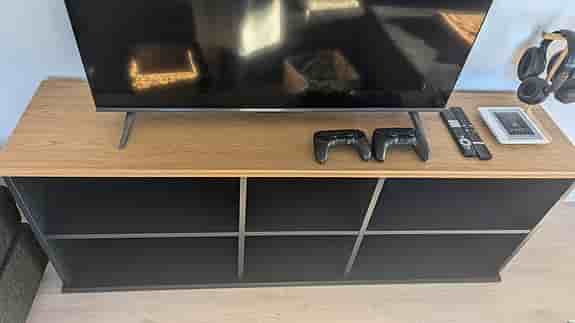 IKEA TV-BANK, SKRUVBY