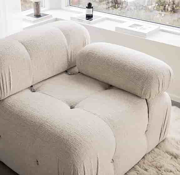 Trendig soffa från Sleepo (Blanca)
