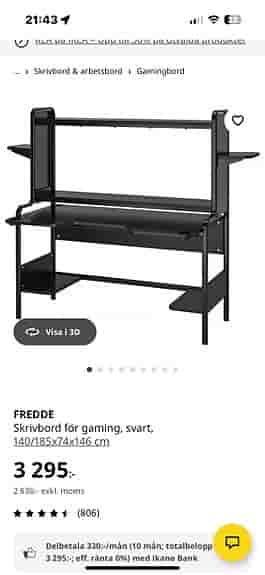Snygg skrivbord med hyllor från IKEA!