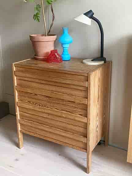 Söt Vintage Byrå i Furu / Förvaring + Retro Lampa/Bordslampa - 70-tal