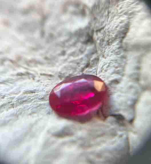 Rubin ädelsten 0.55 ct Mogok Burma