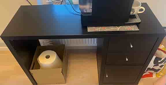 Kallax skrivbord med tillbehör säljes