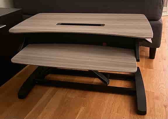 Justerbar Ergonomisk höj-/sänkmöbel för bord/arbetsyta