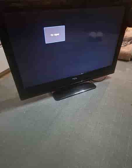 TCL 32" TV