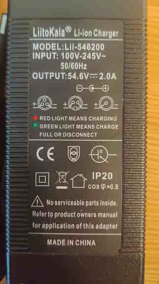El cykel/sparkcykel LiitoKala 48V (54.6V) 2A batteriladdare