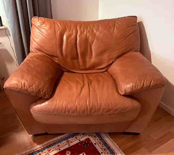 Soffgrupp Natuzzi – äkta anilinskinn. (3+1+1)
