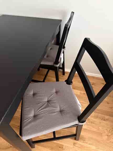 Set of dinning chairs + table