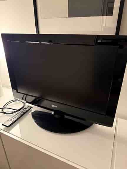 LG TV 26"