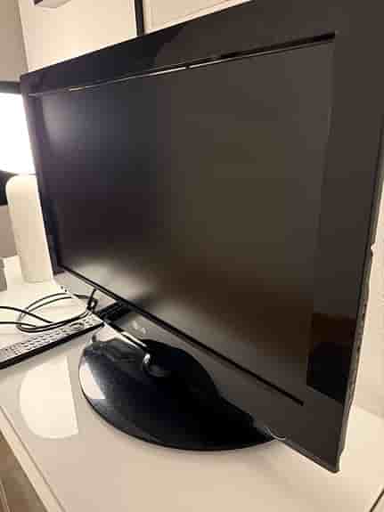 LG TV 26"