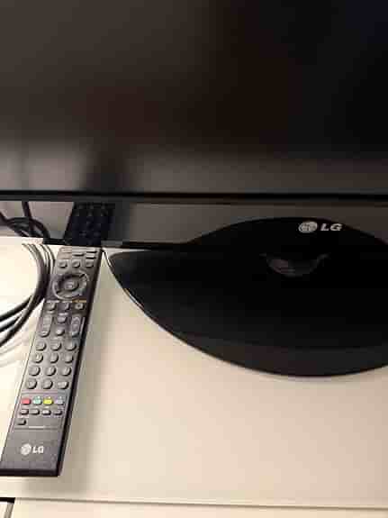 LG TV 26"