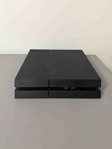 Sony Playstation 4 svart