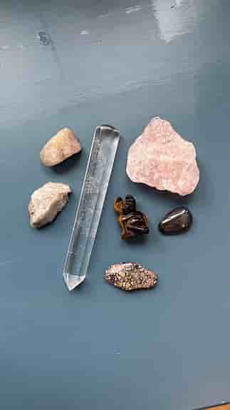 Ametist, tigger öga, clear quartz, pink quartz, jaspis, rosen quartz