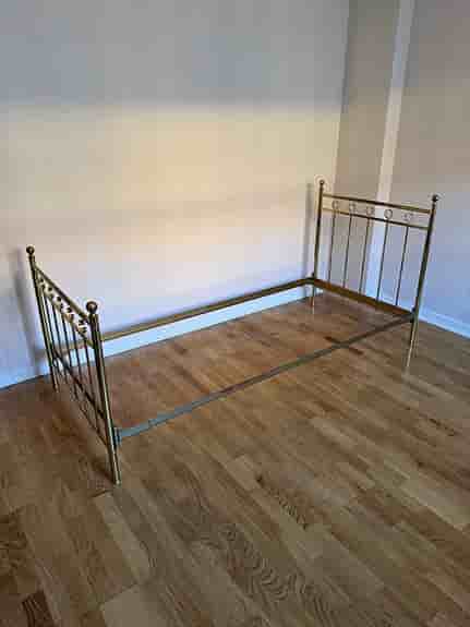 2x Antik mässingssäng 90×200 cm – klassisk kvalitet