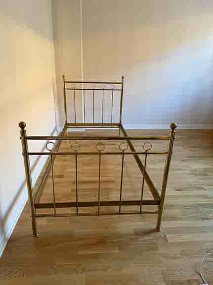 2x Antik mässingssäng 90×200 cm – klassisk kvalitet