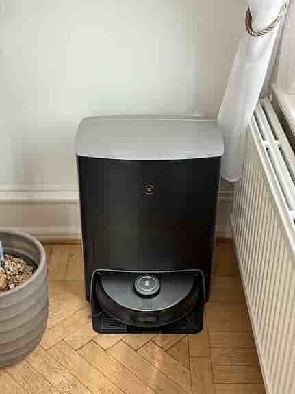 Ecovacs Deebot X1 OMNI robotdammsugare med tömningsstation