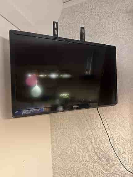 PHILIPS Full HD LED och Smart TV 32
