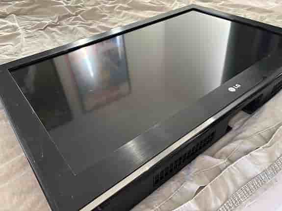 LG 32CS460T TV 32 tum svart
