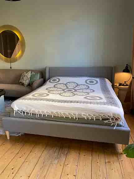 Jysk sängram med IKEA madrasser