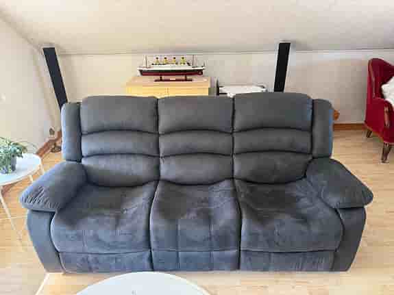 Soffgrupp 2 fåtöljer + 3-sitts soffa. Elrecliner