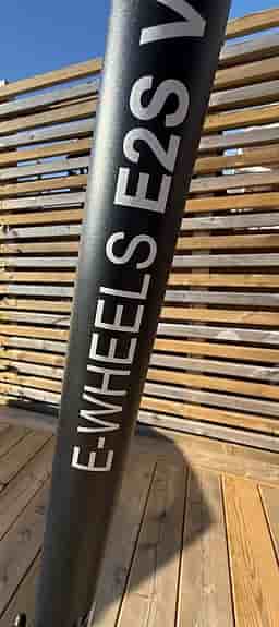 E-Wheels elsparkcykel svart