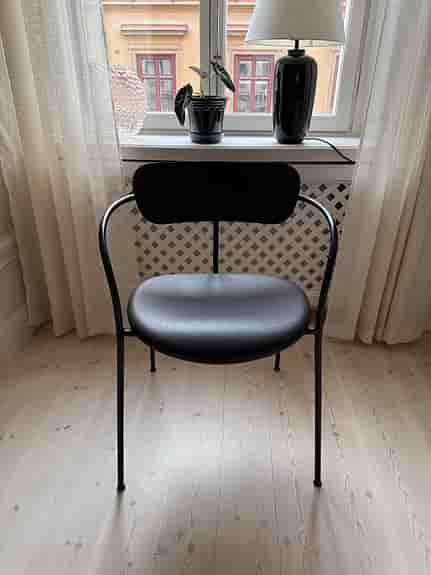 &Tradition Pavilion AV4 Black