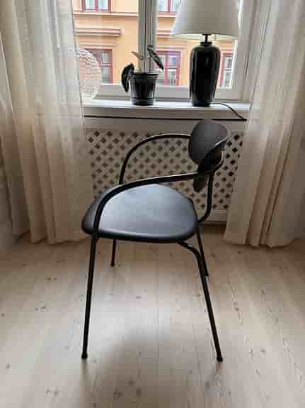&Tradition Pavilion AV4 Black