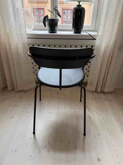 &Tradition Pavilion AV4 Black
