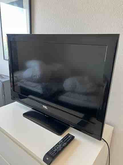 TCL 32” TV säljes – fungerar perfekt