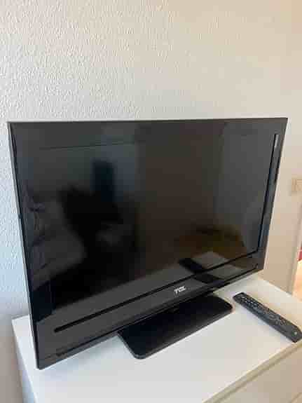 TCL 32” TV säljes – fungerar perfekt