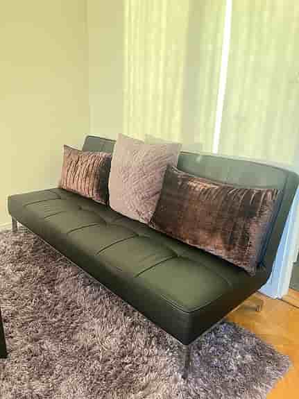 Soffa bäddsoffa svart konstläder