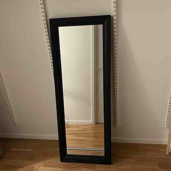 Spegel från IKEA, TOFTBYN