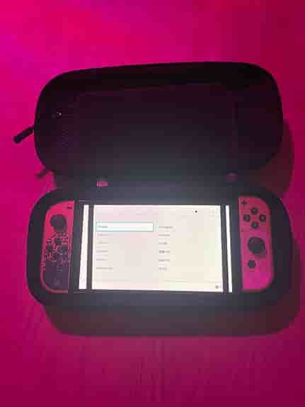 Nintendo Switch OLED – Zelda TotK Limited Edition + 2 spel – Fint skick!