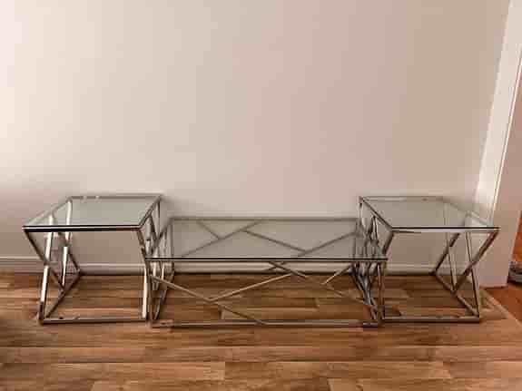 Soffbord och 2 sidobord i glas och metall – modernt set