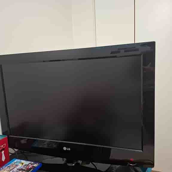 LG TV 32tum