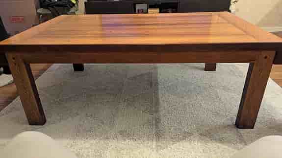 Stabilt vardagsrumsbord i ek – 140x85 cm (inkl. verktyg)