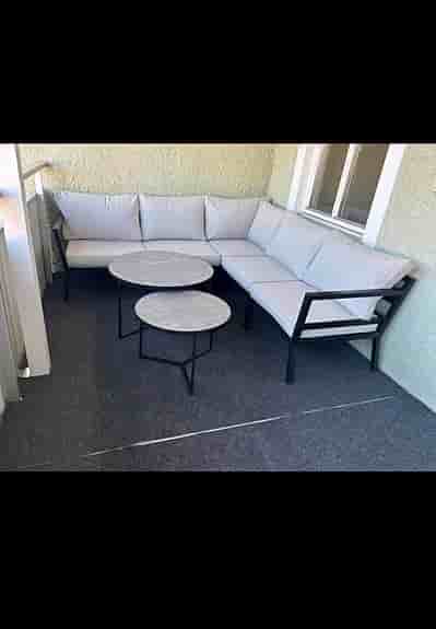 Loungesoffa med soffbord & sidobord