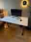 Ordentligt skrivbord (140 x 80 cm)