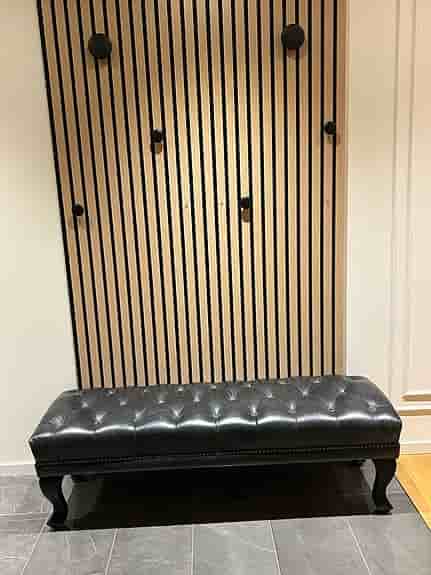 BÄNK. Chesterfield modell