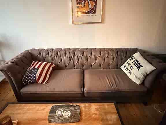 Snygg soffa Chesterfield style