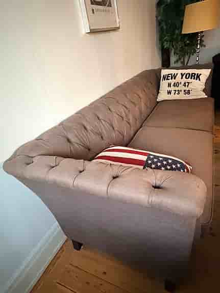 Snygg soffa Chesterfield style