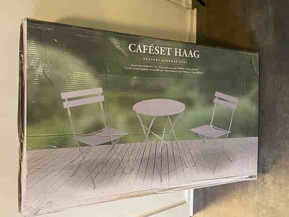 Haag cafésset bord och stolar pulverlackerat stål