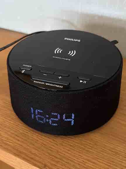 Philips klockradio med Bluetooth & trådlös laddning