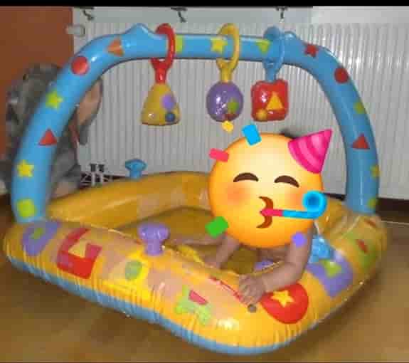 Intex uppblåsbar babypool med lekbåge flerfärgad
