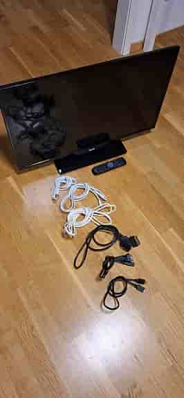 32 tums TV (Philips) + fjärrkontroll