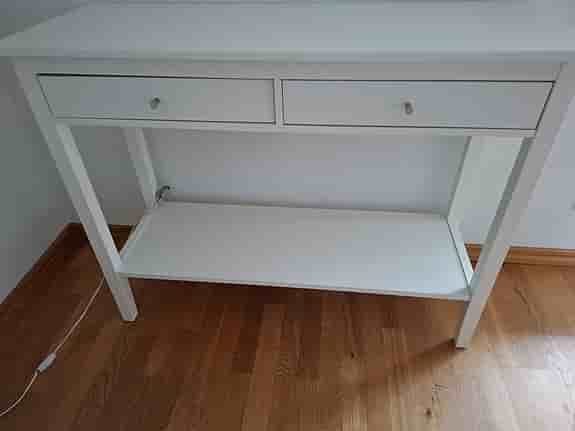 Vitt sideboard