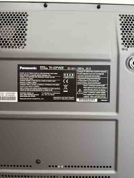 Panasonic plasma-tv 42 tum silver med stativ - perfekt för film och retro gaming
